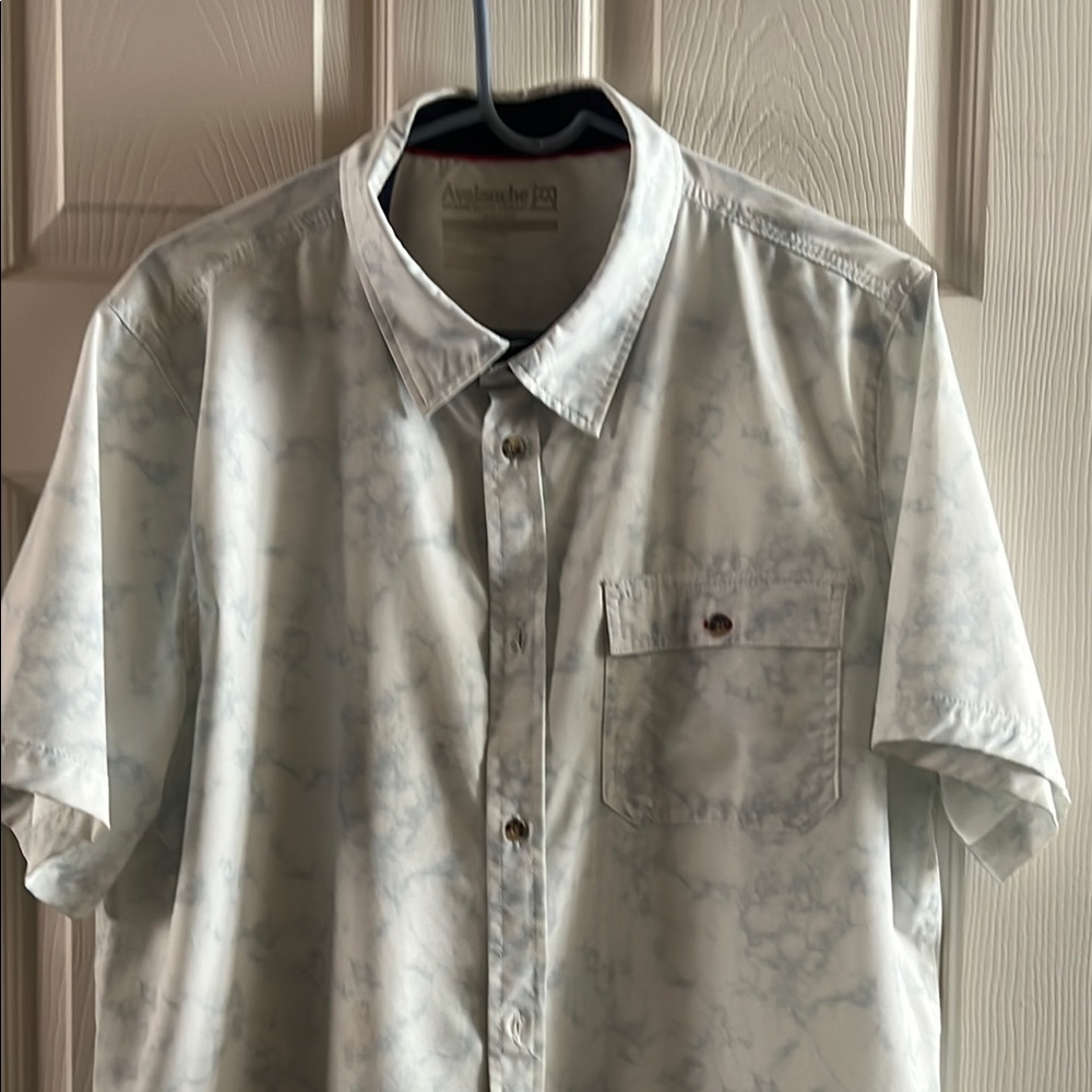 Avalanche Men's off White and light green short sleeved Shirt